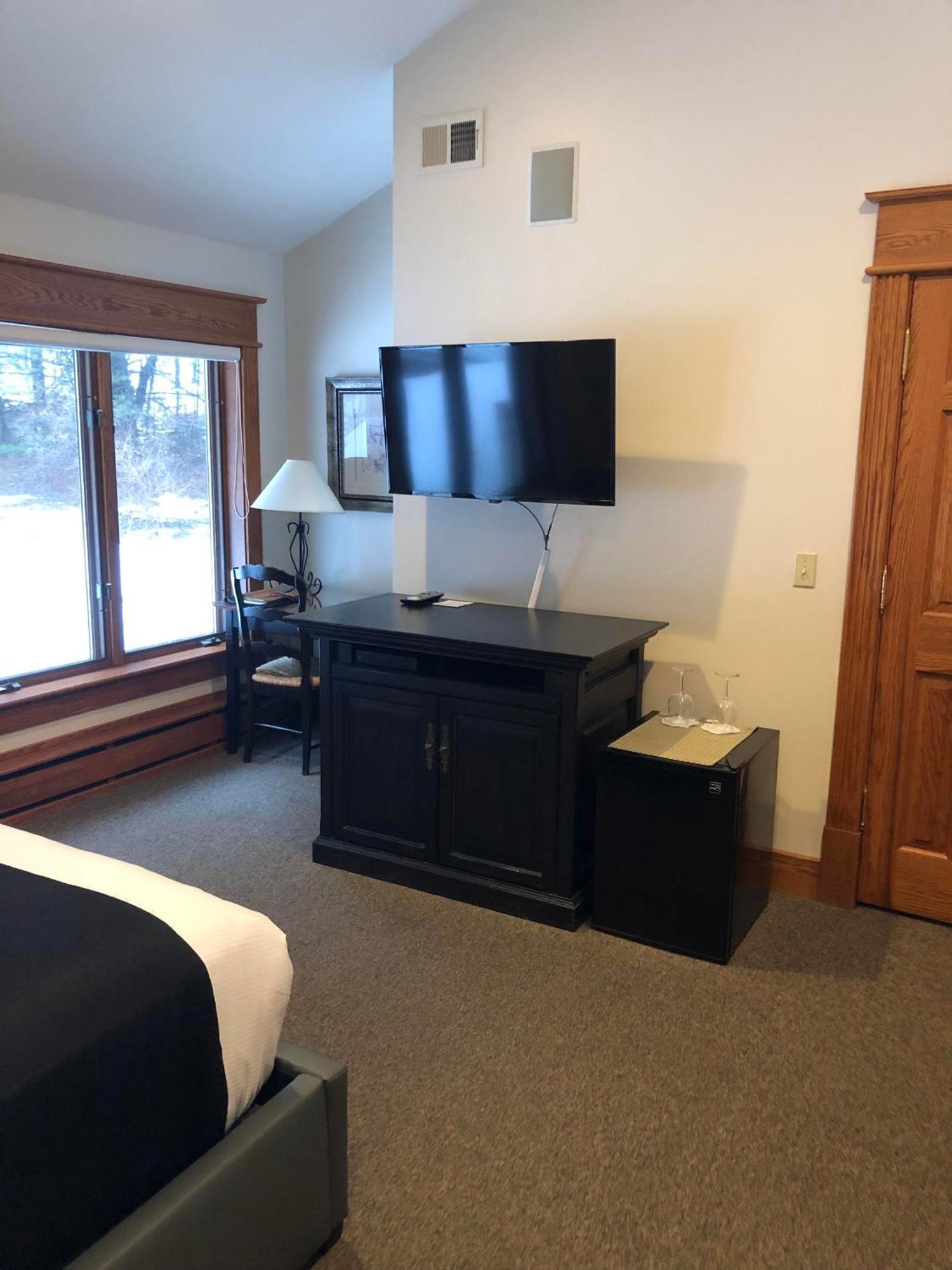 Inn At Black Star Farms Suttons Bay Exterior photo